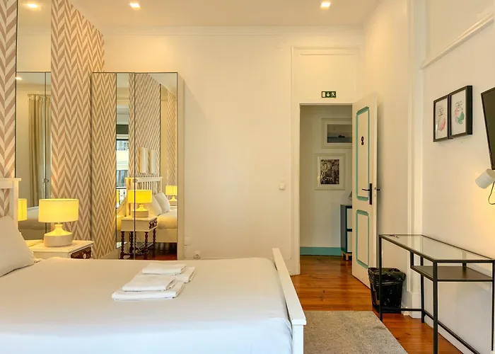 Downtown 7 Bedroom - Liberdade Διαμέρισμα *